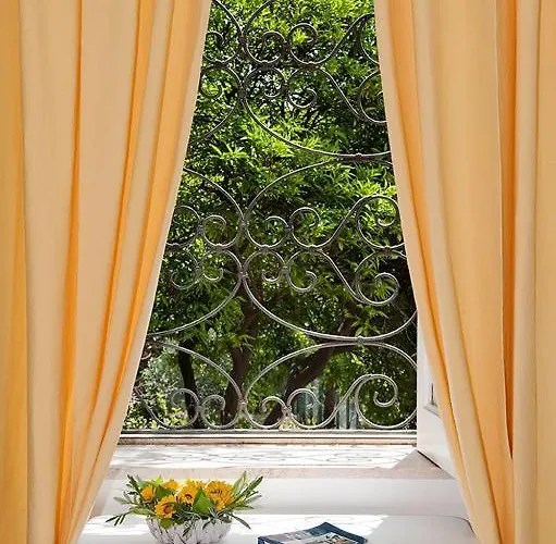 Alojamento de Acomodação e Pequeno-almoço Rosa 4*