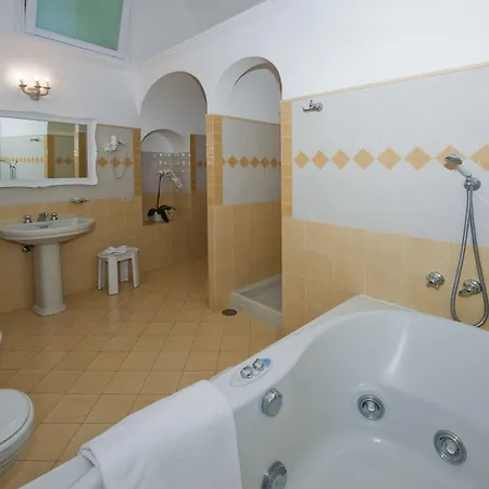 Nocleg ze śniadaniem Rosa 4*