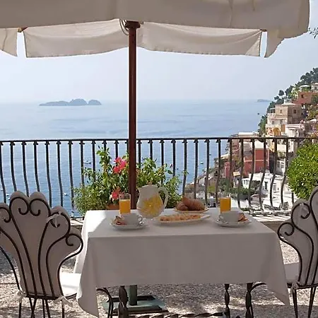 Rosa Bed & Breakfast 4*